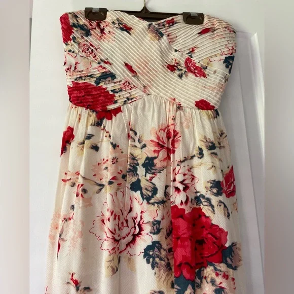 Small Urban Outfitters Strapless Dress— Fun Floral Pattern - Picture 3 of 11